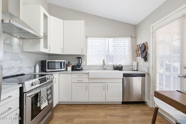 6913 E KINGS Avenue, Scottsdale, AZ 85254