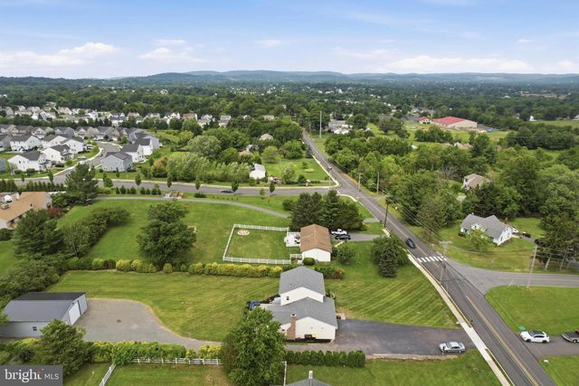 576 BUCHERT RD, Gilbertsville, PA 19525