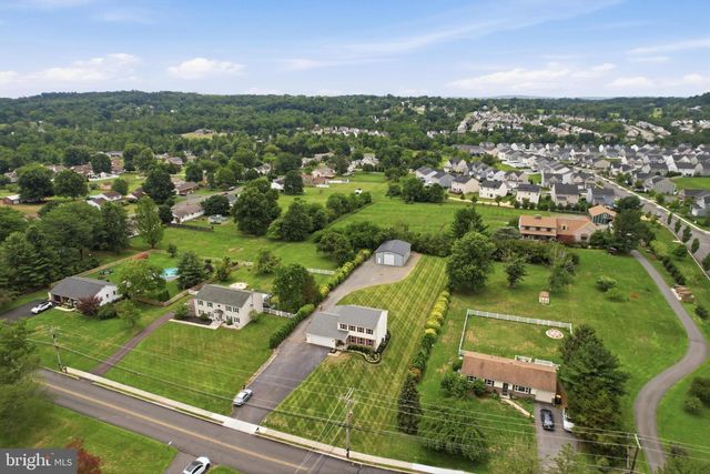 576 BUCHERT RD, Gilbertsville, PA 19525