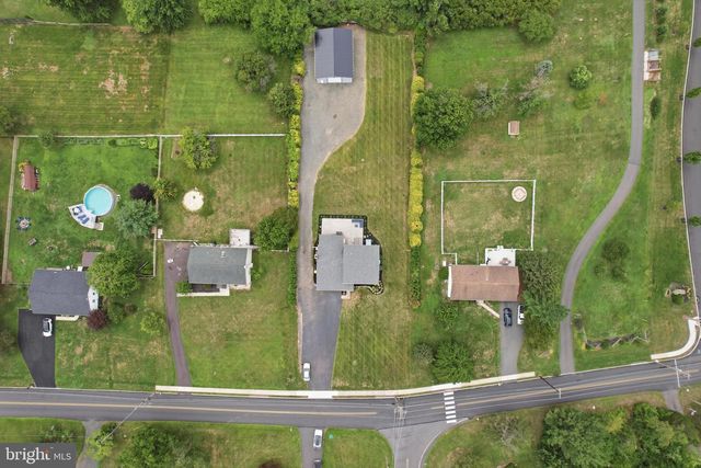576 BUCHERT RD, Gilbertsville, PA 19525