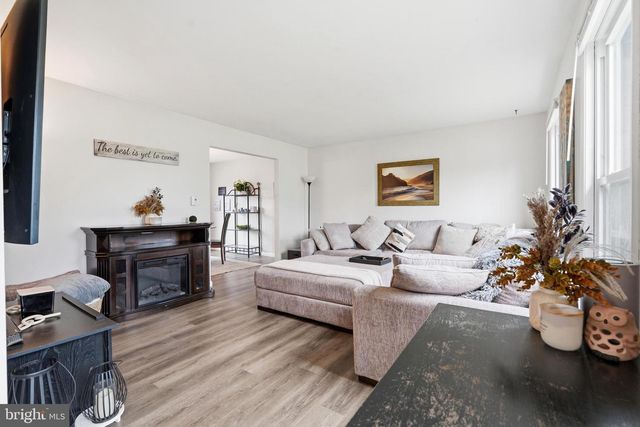 576 BUCHERT RD, Gilbertsville, PA 19525
