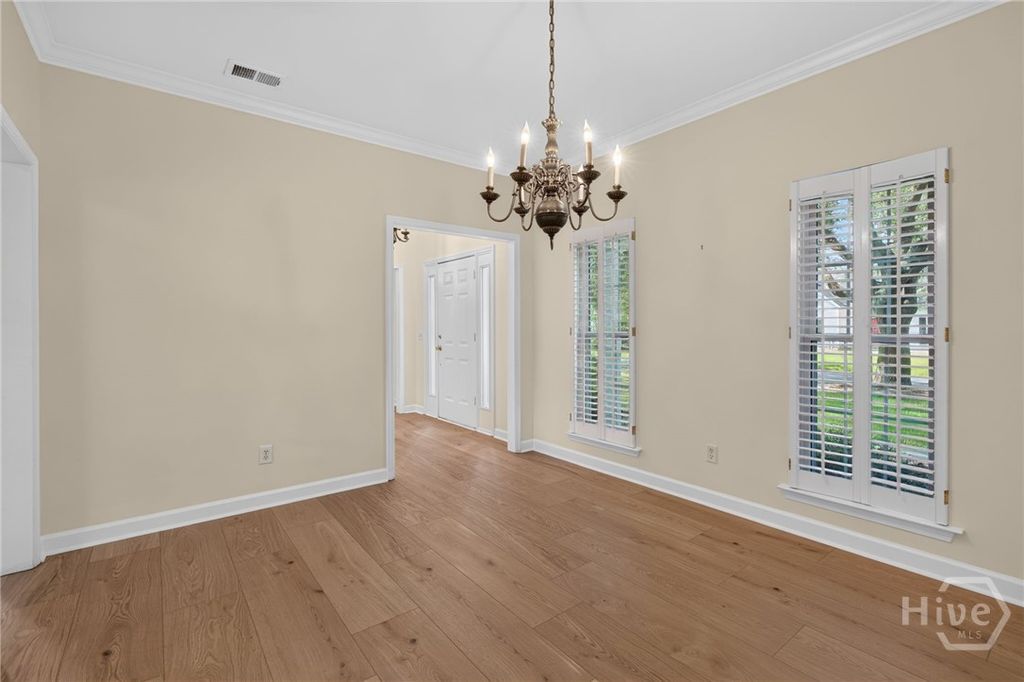 Image 16 of property listing at 108 Chancery Lane, Savannah, GA 31410