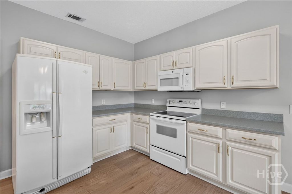 Image 29 of property listing at 108 Chancery Lane, Savannah, GA 31410