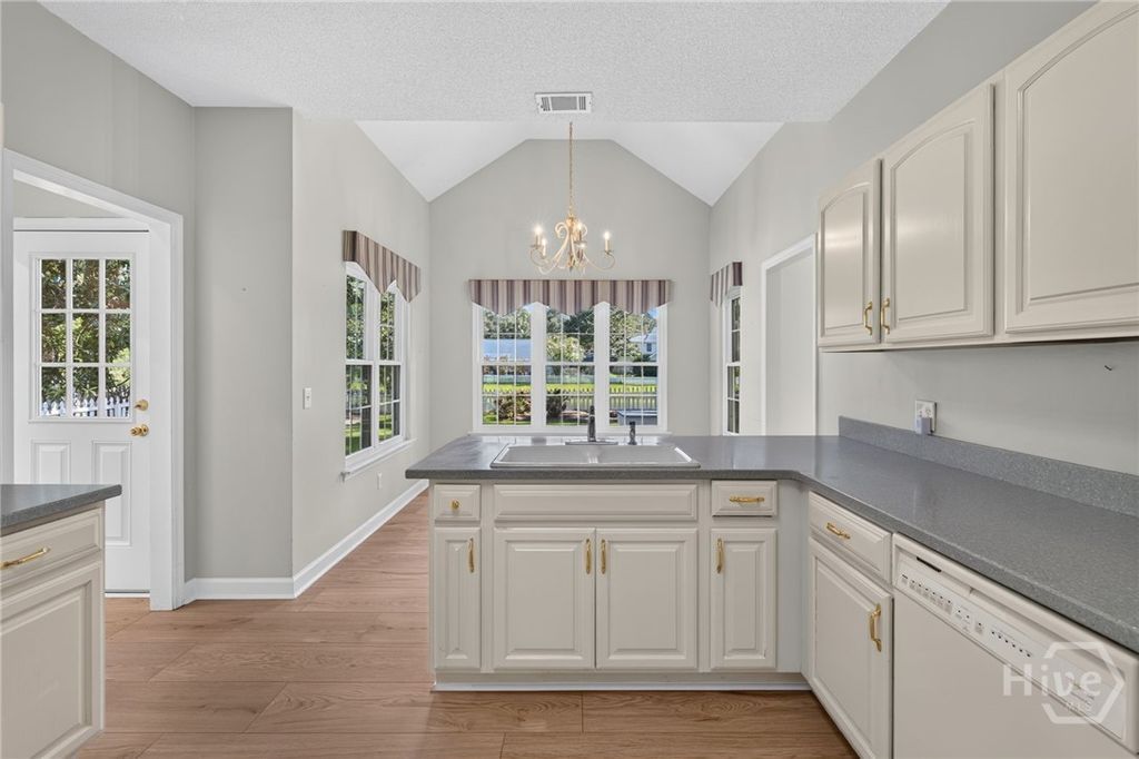 Image 33 of property listing at 108 Chancery Lane, Savannah, GA 31410