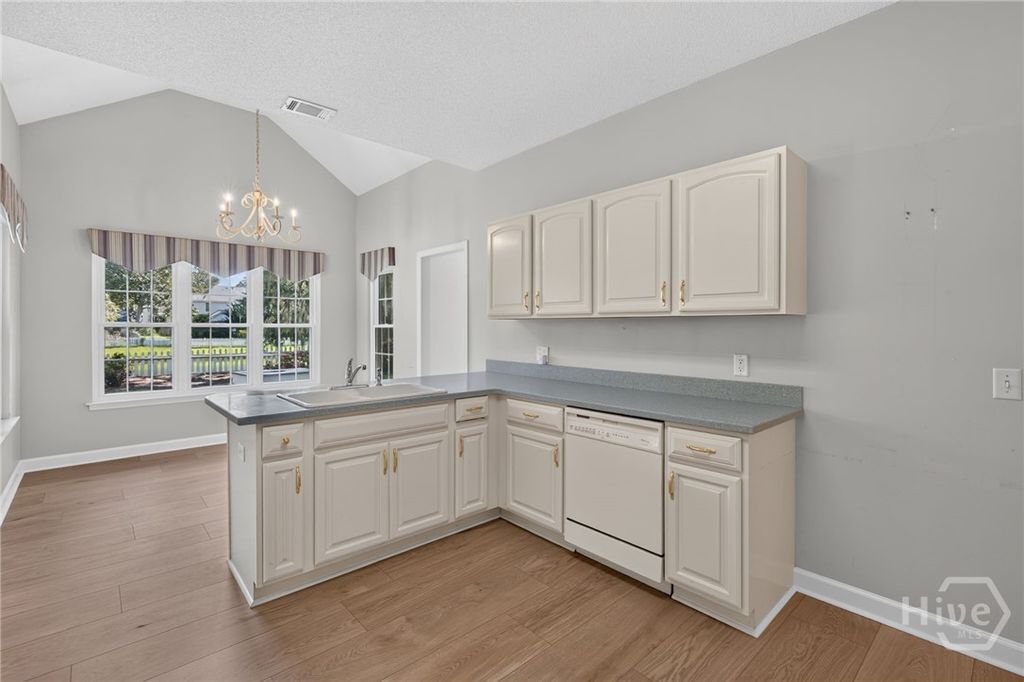 Image 34 of property listing at 108 Chancery Lane, Savannah, GA 31410