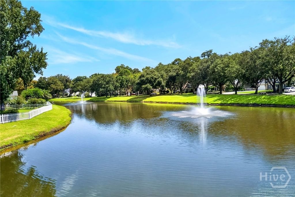 Image 7 of property listing at 108 Chancery Lane, Savannah, GA 31410