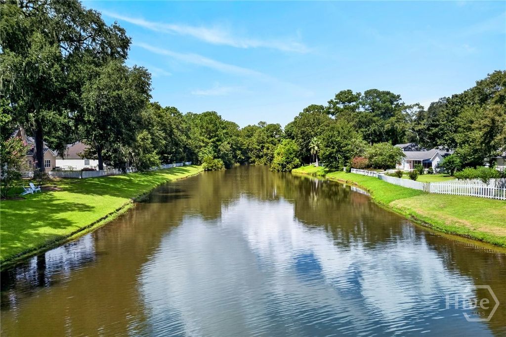 Image 8 of property listing at 108 Chancery Lane, Savannah, GA 31410