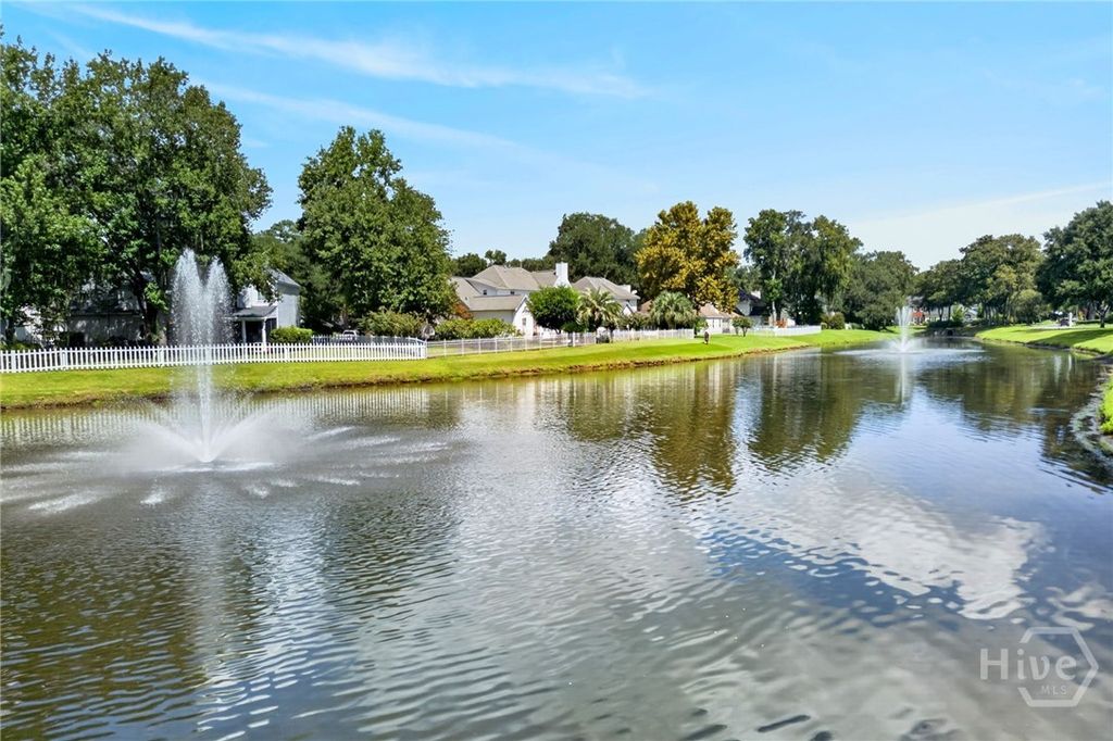 Image 9 of property listing at 108 Chancery Lane, Savannah, GA 31410