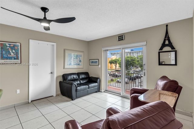 4715 NW 7th St 306-2, Miami, FL 33126