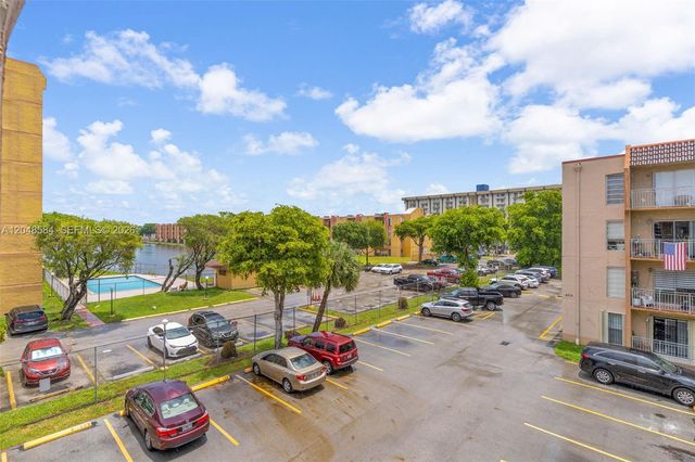 4715 NW 7th St 306-2, Miami, FL 33126