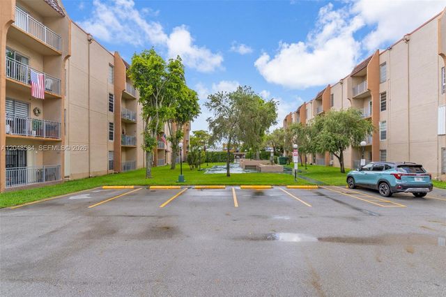 4715 NW 7th St 306-2, Miami, FL 33126