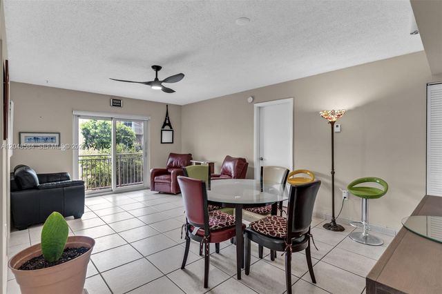 4715 NW 7th St 306-2, Miami, FL 33126