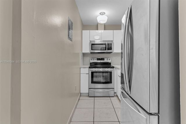 4715 NW 7th St 306-2, Miami, FL 33126