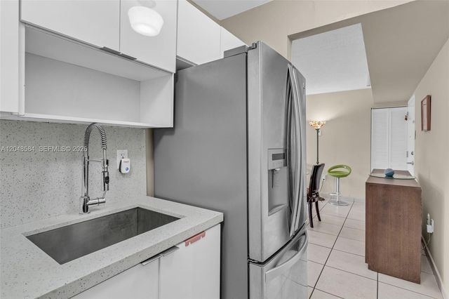 4715 NW 7th St 306-2, Miami, FL 33126
