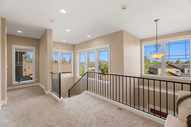 20921 Miramar Drive, Bend, OR 97702
