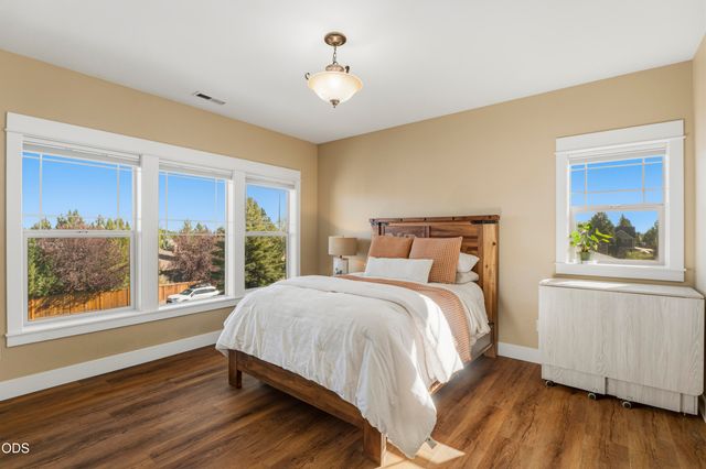 20921 Miramar Drive, Bend, OR 97702