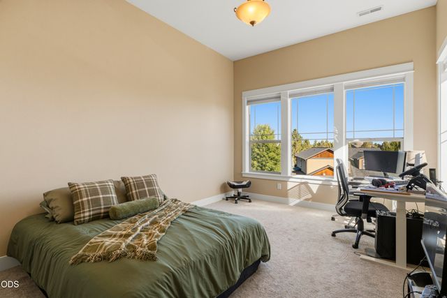 20921 Miramar Drive, Bend, OR 97702