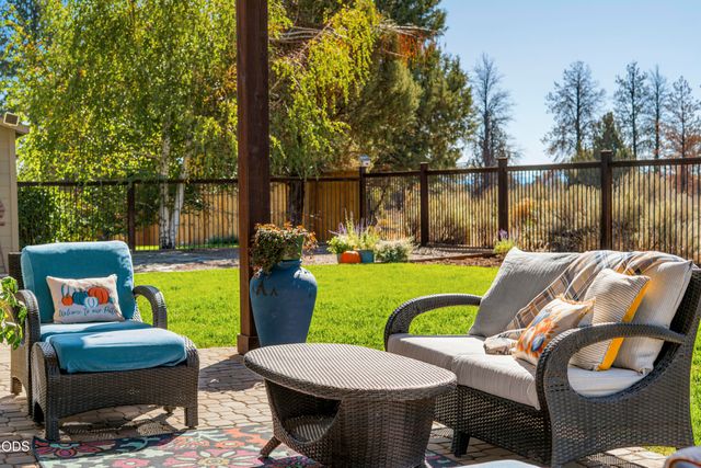 20921 Miramar Drive, Bend, OR 97702