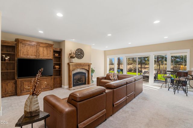 20921 Miramar Drive, Bend, OR 97702