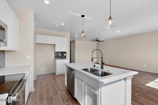 2086 Meteor Drive, Las Cruces, NM 88012