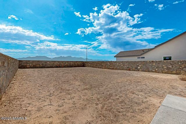 2086 Meteor Drive, Las Cruces, NM 88012