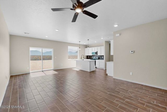2086 Meteor Drive, Las Cruces, NM 88012