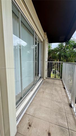 8475 SW 94th St 203E, Miami, FL 33156