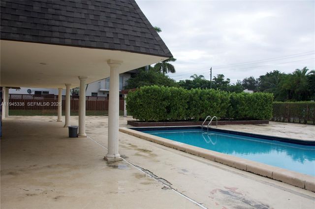 8475 SW 94th St 203E, Miami, FL 33156