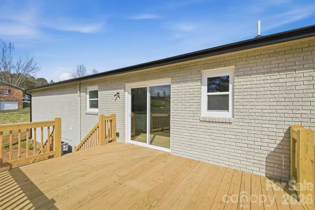 2621 Fairwood Drive SE, Hudson, NC 28638