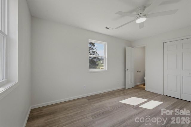 2621 Fairwood Drive SE, Hudson, NC 28638