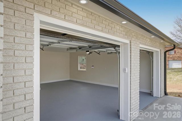 2621 Fairwood Drive SE, Hudson, NC 28638