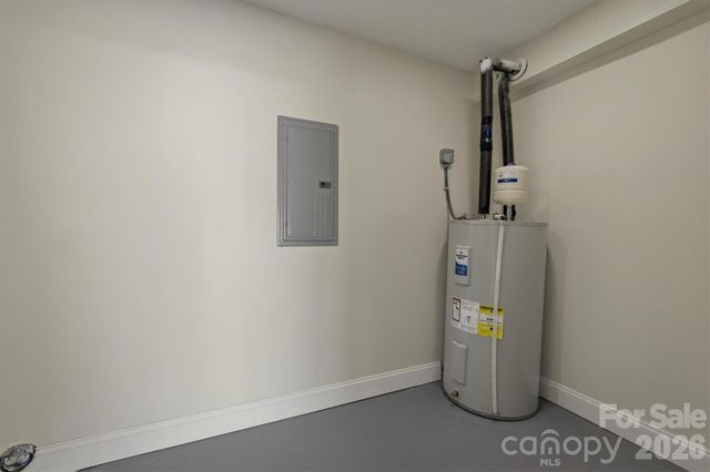 2621 Fairwood Drive SE, Hudson, NC 28638