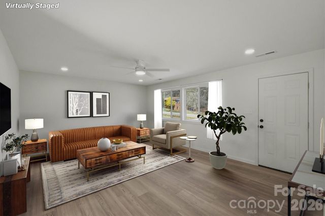 2621 Fairwood Drive SE, Hudson, NC 28638