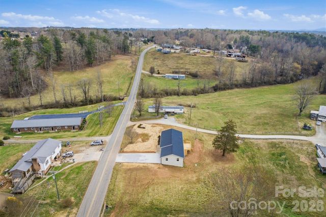 2621 Fairwood Drive SE, Hudson, NC 28638