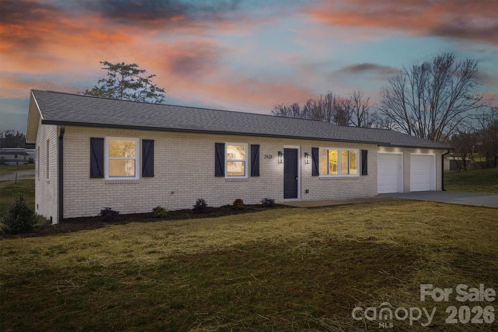 2621 Fairwood Drive SE, Hudson, NC 28638