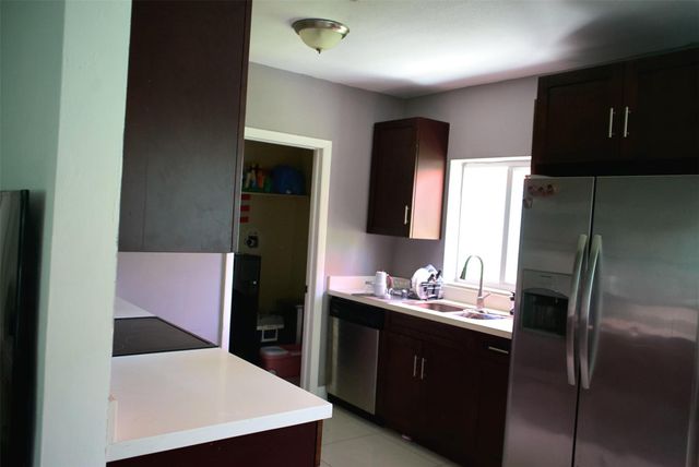 11150 Peachtree Dr, Miami, FL 33161