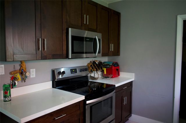 11150 Peachtree Dr, Miami, FL 33161