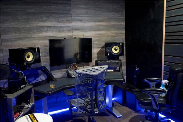 11150 Peachtree Dr, Miami, FL 33161