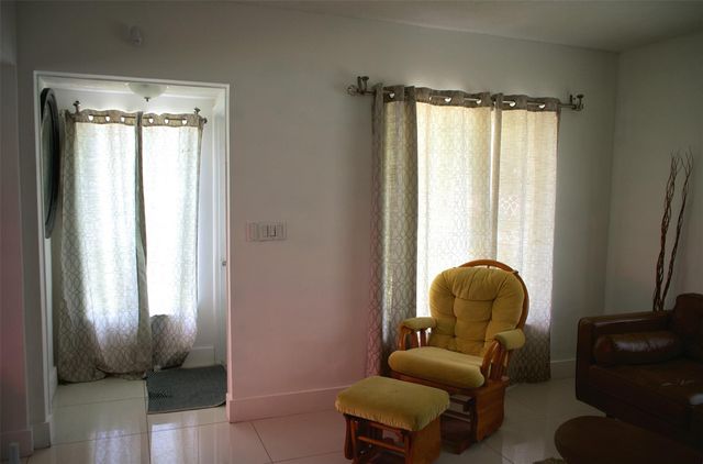 11150 Peachtree Dr, Miami, FL 33161