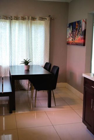 11150 Peachtree Dr, Miami, FL 33161