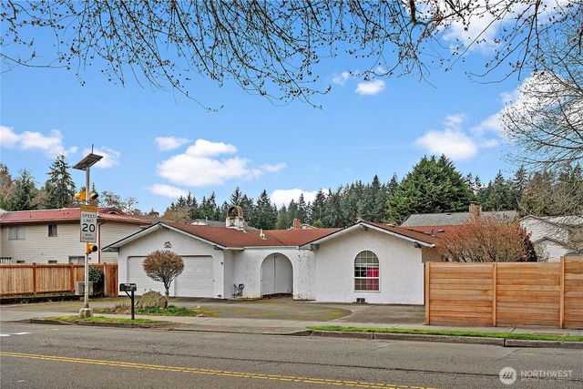15401 Meridian Avenue N, Shoreline, WA 98133