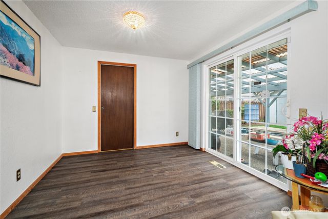 15401 Meridian Avenue N, Shoreline, WA 98133