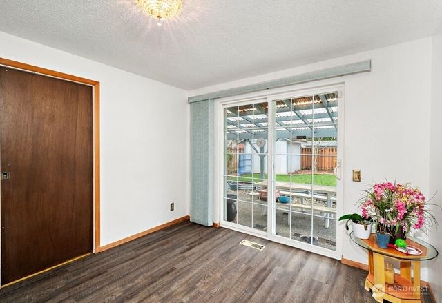 15401 Meridian Avenue N, Shoreline, WA 98133