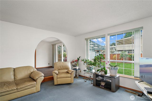 15401 Meridian Avenue N, Shoreline, WA 98133