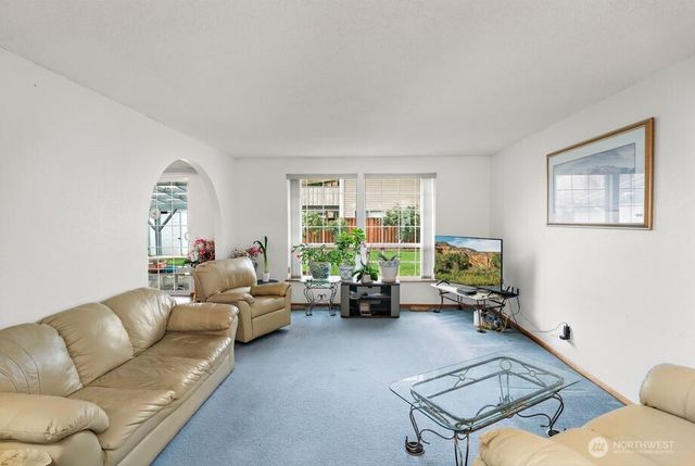 15401 Meridian Avenue N, Shoreline, WA 98133