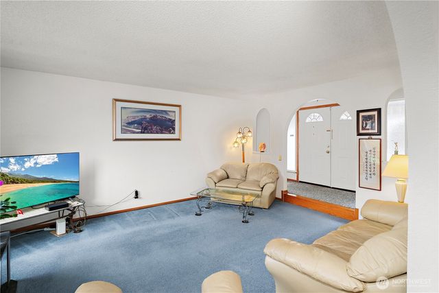 15401 Meridian Avenue N, Shoreline, WA 98133