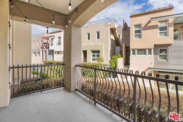 13020 Pacific 203, Los Angeles, CA 90094