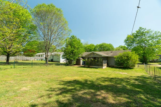 912 Barnabas Street, Athens, TN 37303