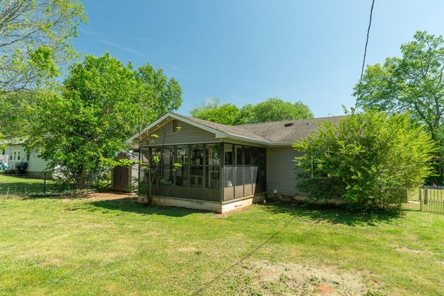 912 Barnabas Street, Athens, TN 37303