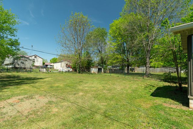 912 Barnabas Street, Athens, TN 37303